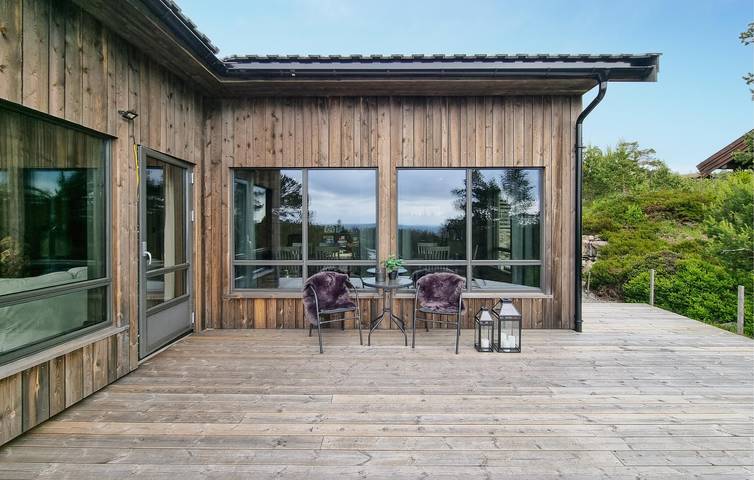 Ferienhaus für 13 Personen mit Terrasse in Tveitvatnet, Åmli