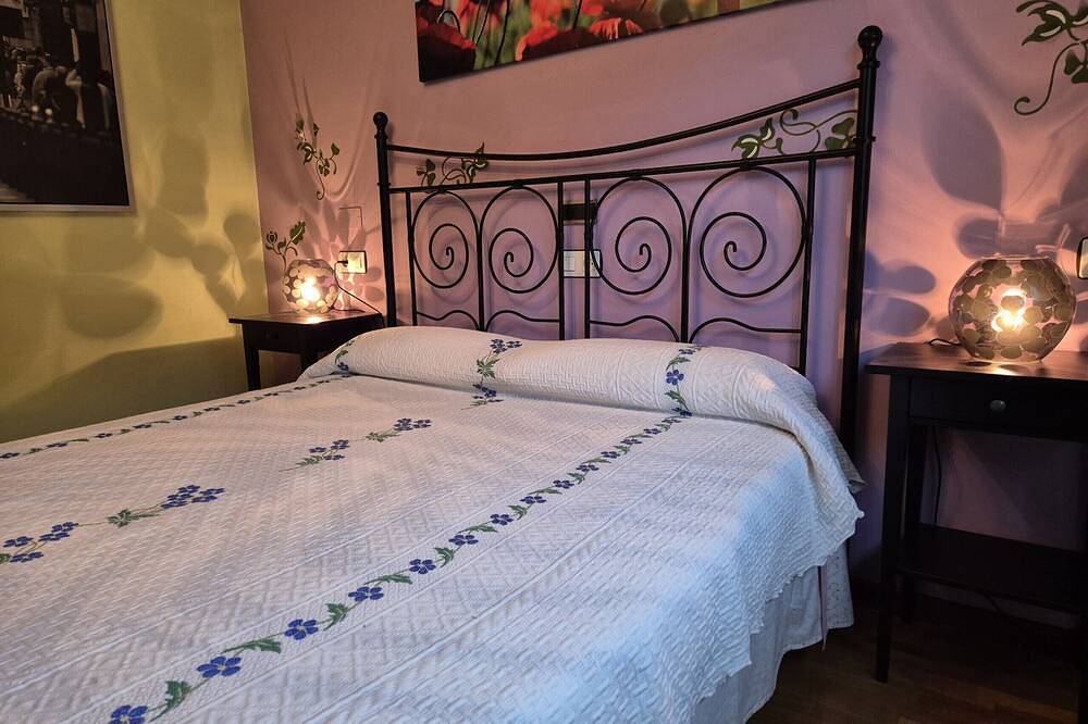 36A02 Casa Marisol Blue in Laviana, Cordillera Cantábrica