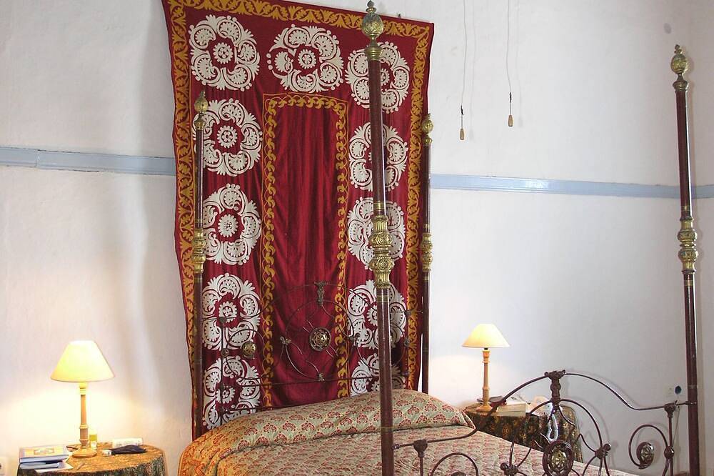 Traditional House with Garden in Historic Town by Jj Hospitality- in Patmos Ciudad, Archipiélago del Dodecaneso