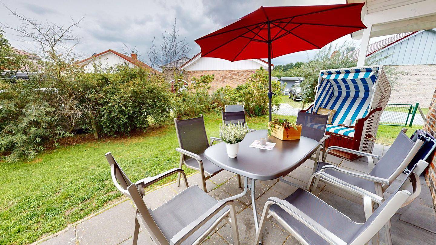 Strandnahes, 6-Personen-Ferienhaus mit Garten, Strandkorb, Terrasse, Hund und Grill in Südstrand Pelzerhaken, Ostholstein