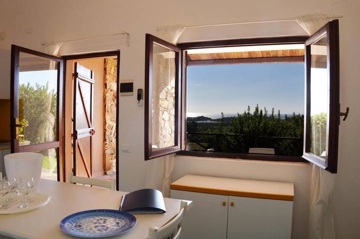 Casa vacanza per 4 persone, con giardino e panorama in Domus De Maria