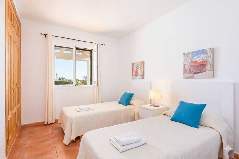 Villa Rose. Private swimming pool. Free Ac & Wifi in Binissafuller, Sant Lluís