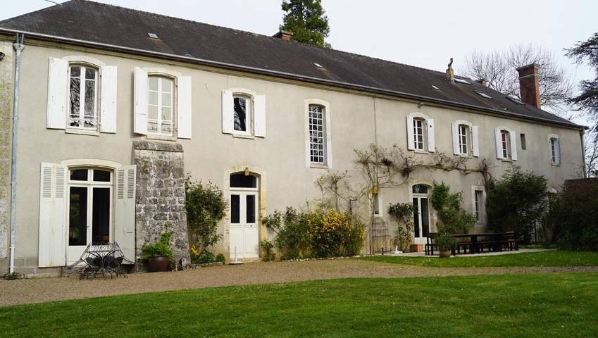 Location de vacances pour 15 personnes, avec terrasse, animaux acceptés à Saint-Denis-les-Ponts