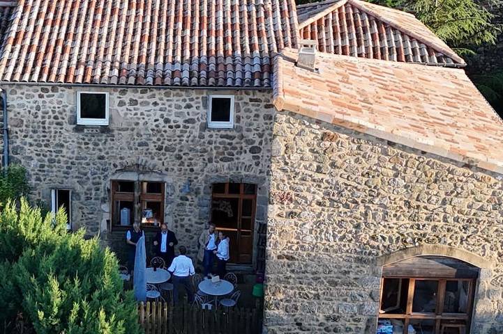 Location de vacances pour 13 personnes, avec jardin à Saint-Barthélemy-le-Plain