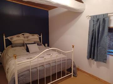 Gîte pour 4 personnes, avec piscine ainsi que terrasse et jardin, adapté aux familles à Chaunay