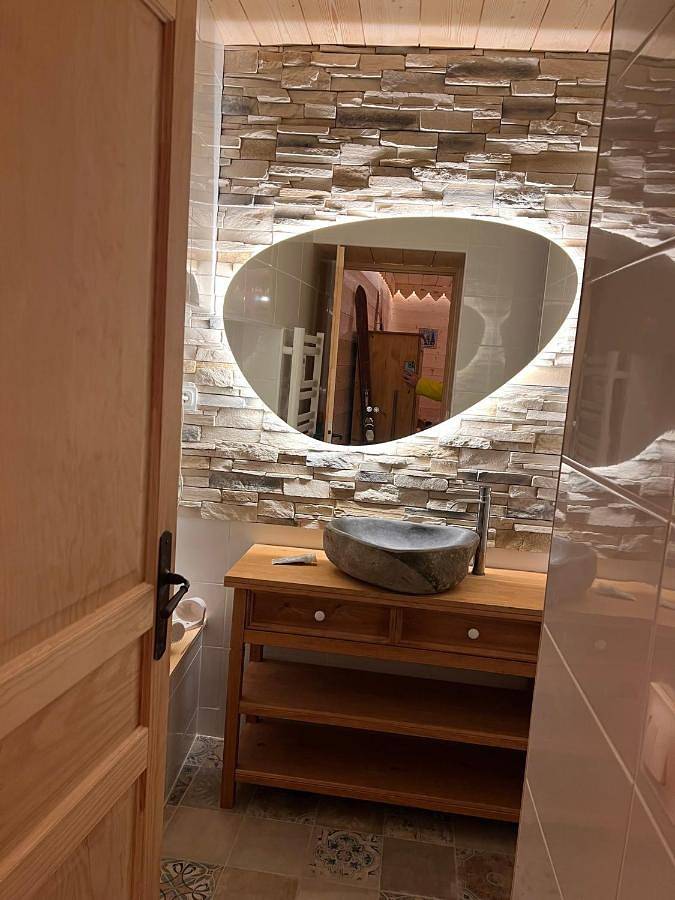 Gîte pour 2 personnes, avec vue et terrasse dans Cinema Le Rex Villard De Lans - 3