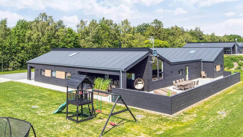 Ferienhaus für 23 Personen, mit Terrasse und Sauna sowie Pool und Whirlpool in Bønnerup Strand
