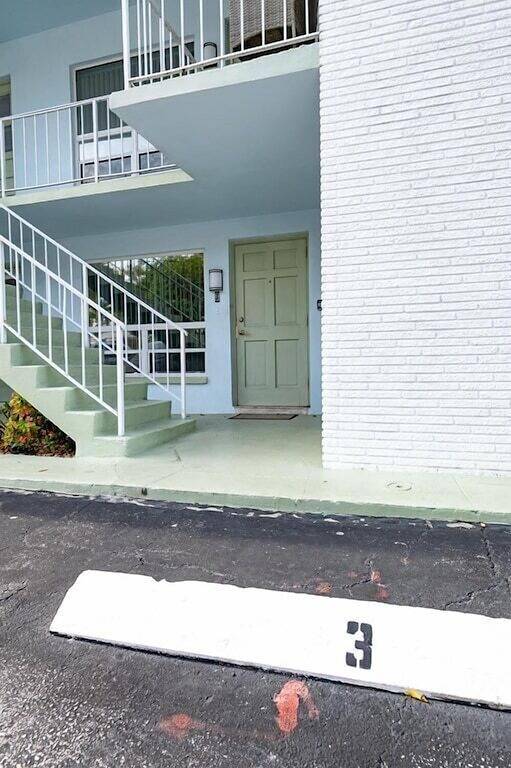 Ganze Wohnung, Paradise Shores #3 | 1 block to beach | 1 gig Wifi in Pompano Beach, Broward County