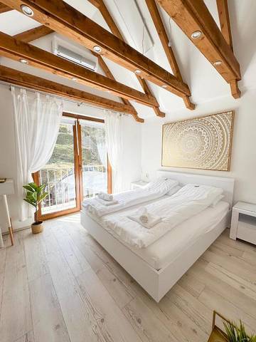 Gîte pour 2 personnes, avec jacuzzi ainsi que terrasse et jardin à Eger