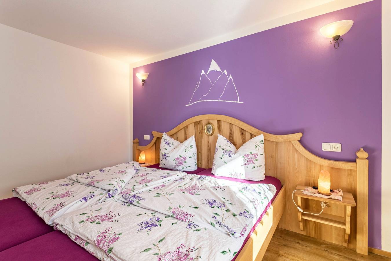 Apartamento inteiro, Apartamento 'Amethyst' perto do teleférico com vista para a montanha, Wi-Fi e varanda in Mittenwald, Alpes Bávaros