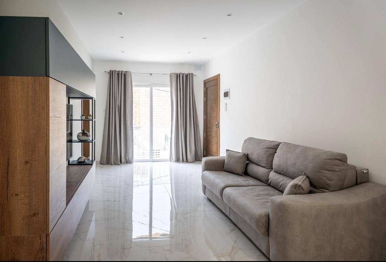 Appartement entier, 2 bedroom apartment Gudja 3 min away from airport in Gudja, Île de Malte