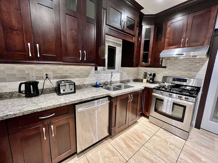 Vacation rental for 8 people, with balcony in Vancouver