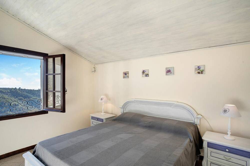 Lavanda cottages country house with sea view in the middle of garden and olive grove in Montegrazie, Imperia