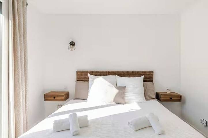 Villa 200m²- piscine aux portes du Beaujolais in Sainte-Euphémie, Ain