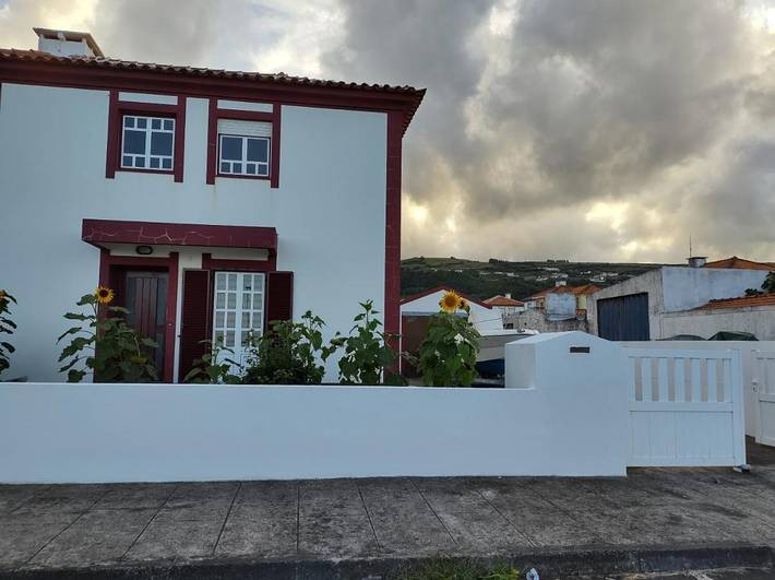 Casa de férias para 4 pessoas, com Varanda e Terraço e ainda Jardim and Piscina em Santa Cruz das Flores