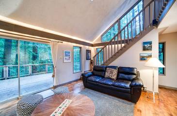 Log Cabin for 10 Guests in Glacier, North Cascades National Park, Picture 3