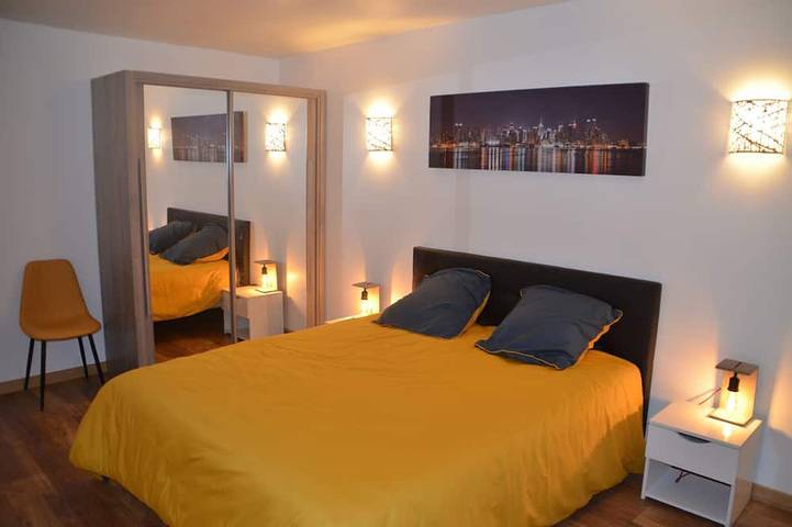 Location de vacances pour 14 personnes, avec terrasse, animaux acceptés dans Beaumontois en Périgord - 2