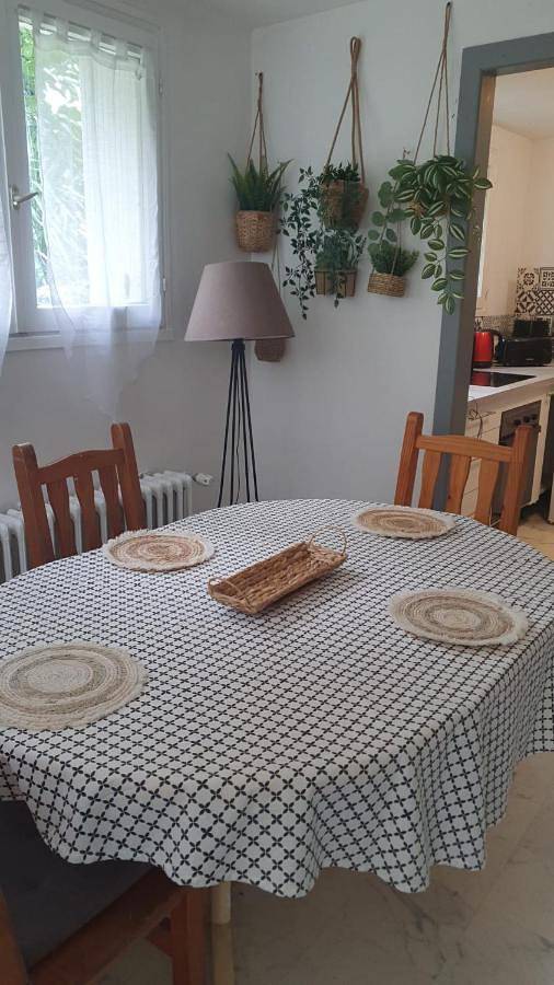 Appartement entier, One-Bedroom Apartment in Morlaix, Région de Morlaix