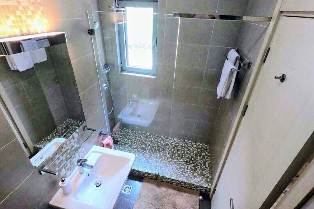 Ganze Wohnung, Luxury Penthouse with Panoramic Views of Kotor Bay in Donji Morinj, Opština Kotor