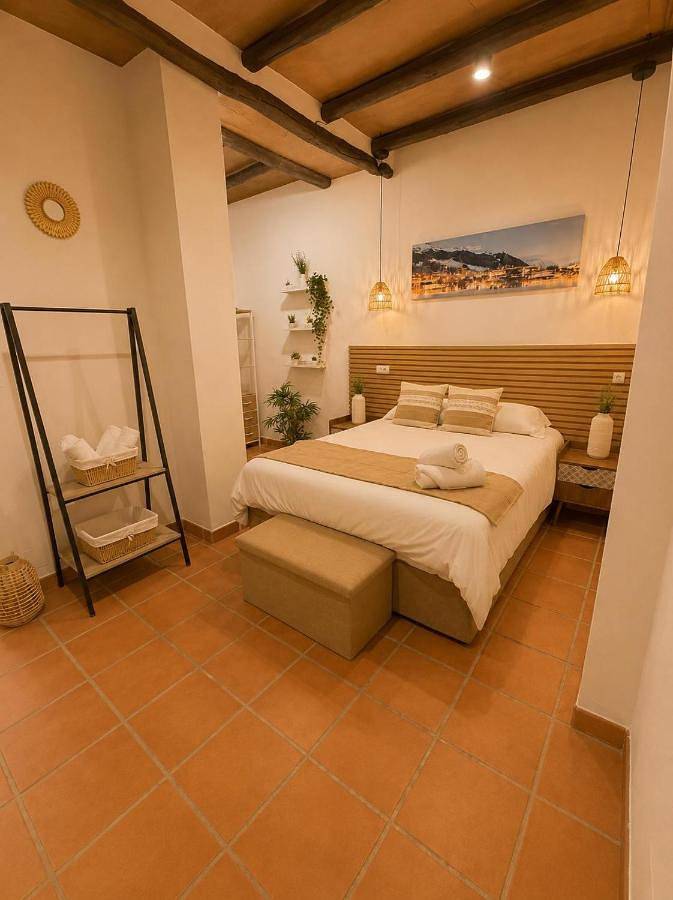 Hotel para 2 personas, con Terraza además de Jardín y Vistas en Atajate