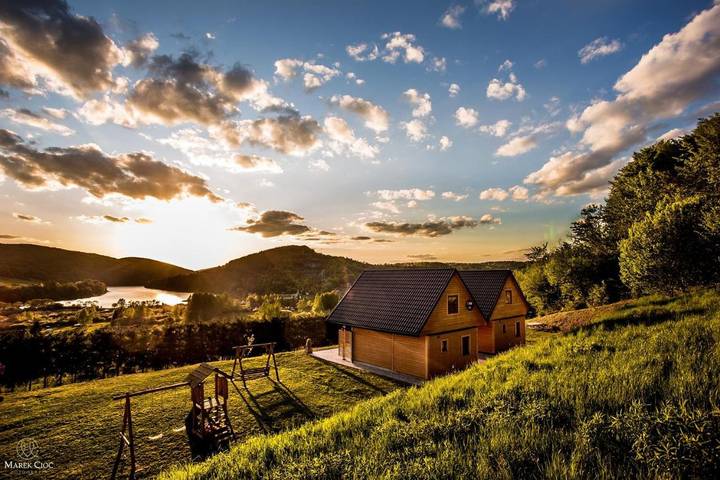 Chalet für 8 Personen, mit Ausblick und Garten sowie Seeblick - 1