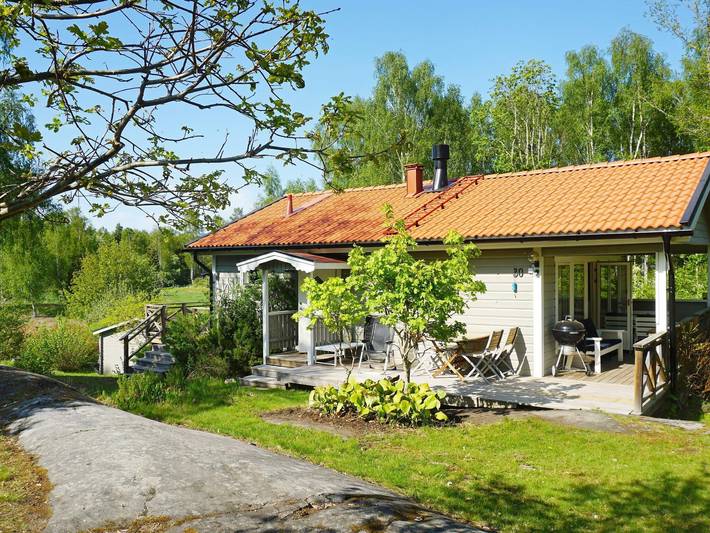 Holiday rental for 7 people, with balcony and sauna, child-friendly in Sweden