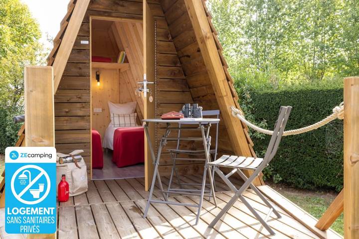 Gîte pour 2 personnes, avec jacuzzi et bassin pour enfant