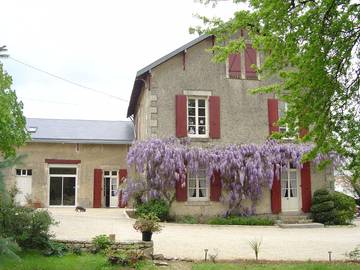Chambre d’hôte pour 2 personnes, avec jardin et piscine, animaux acceptés dans les Deux-Sèvres