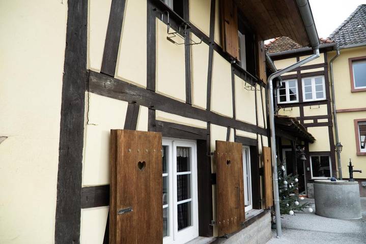 Chambre d’hôte pour 10 personnes, avec piscine ainsi que sauna et terrasse à Kurtzenhouse