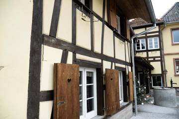 Location de vacances pour 10 personnes, avec terrasse ainsi que sauna et piscine à Kurtzenhouse