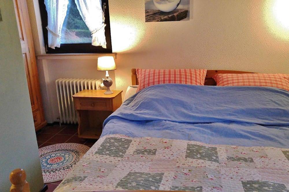 Ferienhaus am Waldrand mit Panoramablick in Lissendorf, Vulkaneifel