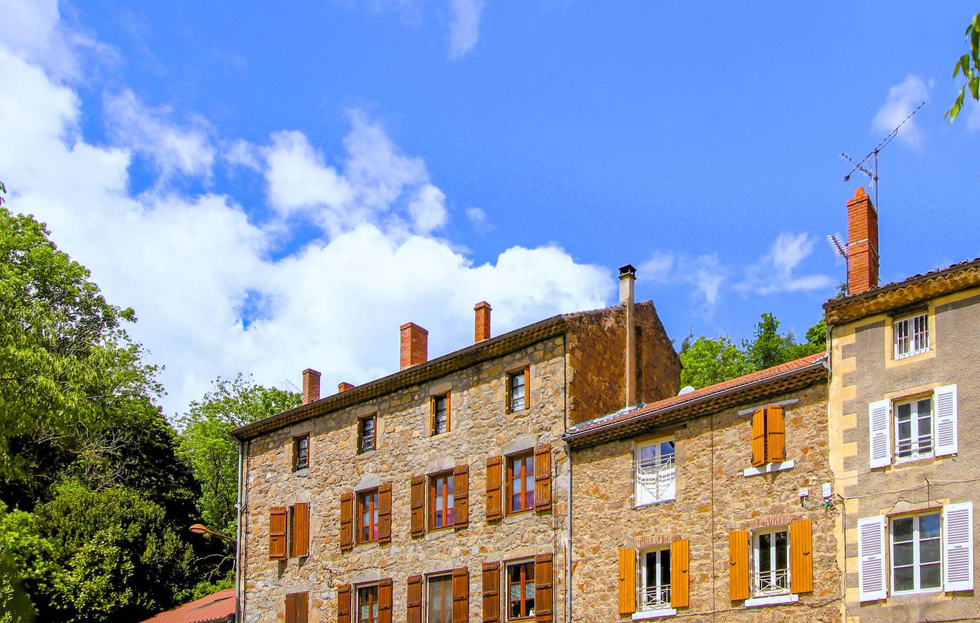 Appartement de vacances entier, Charmant appartement 1 chambre avec jardin, Wi-Fi et parking, à 2 km du centre de Vaudevant in Saint-Félicien, Région de Tournon-sur-Rhône