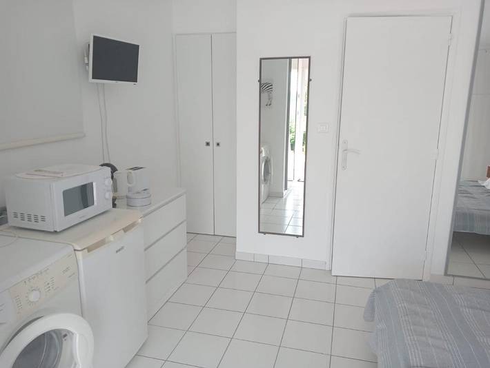 Maison d’hôte pour 2 personnes, avec vue ainsi que piscine et terrasse, animaux acceptés à Saint-Maximin-la-Sainte-Baume - 3