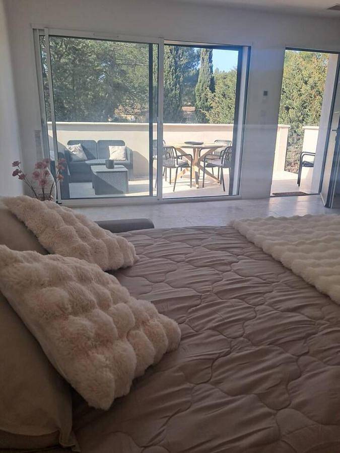 Appartement de vacances pour 6 personnes, avec piscine et jardin, adapté aux familles