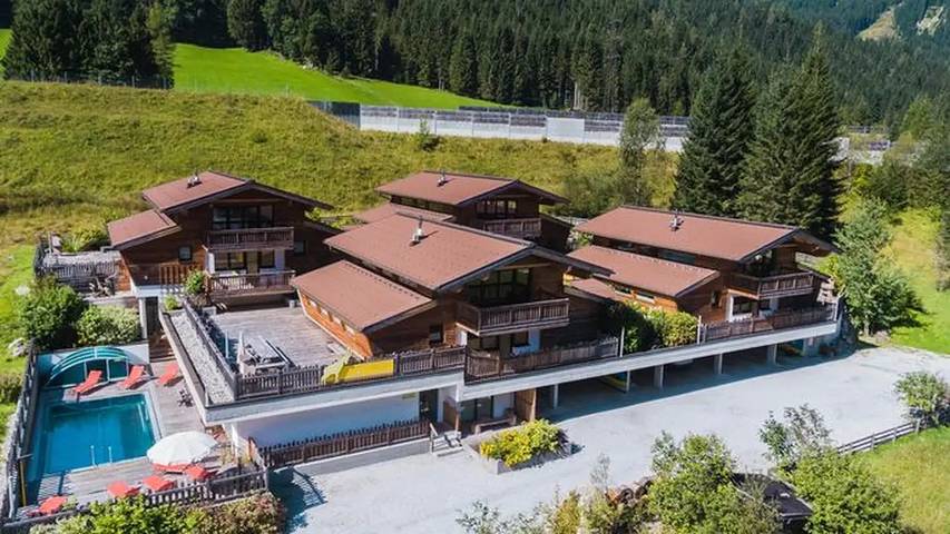 Hütte für 18 Personen, mit Terrasse und Pool sowie Sauna in Flachau - 2