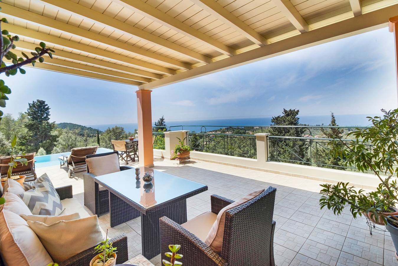 Villa 'Belvedere Rosa' mit Meerblick, Pool, Terrasse und Wlan in Griechenland