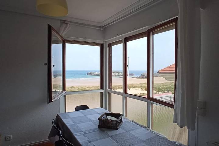 Gîte pour 8 personnes, avec balcon à Noja - 2