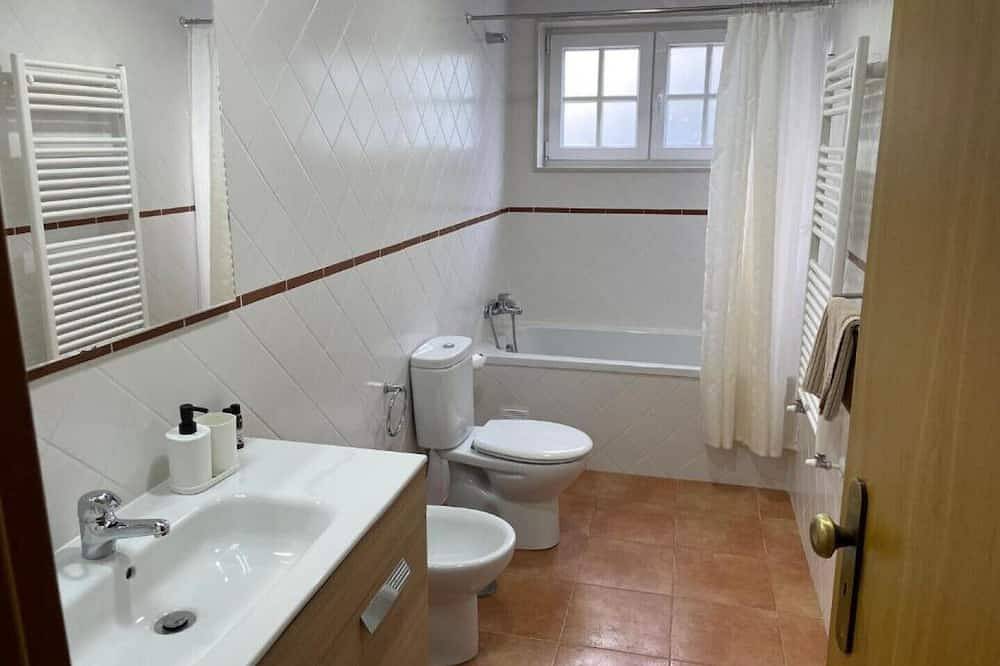 Casa do Olival Three-Bedroom House in Salzedas, Vale do Douro