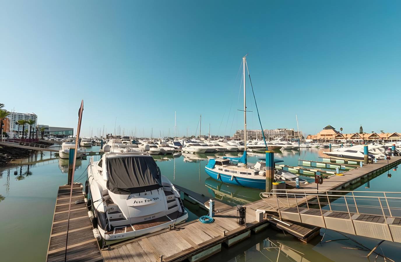 Apartamento entero, Apartamento 'Village Elvas' con balcón, Wi-Fi y aire acondicionado in Vilamoura, Quarteira