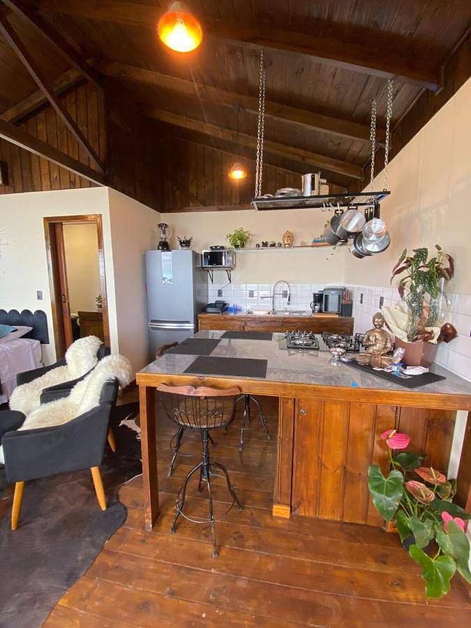 Casas e apartamentos de temporada para 2 pessoas, com jardim e balcão e ainda vista, com animais de estimação em Pântano do Sul