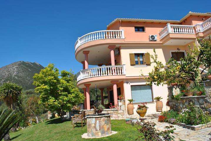 Vakantieappartement voor 9 personen, met uitzicht en tuin in Parga
