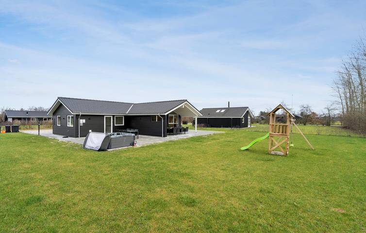 Ferienhaus für 8 Personen, mit Terrasse und Garten