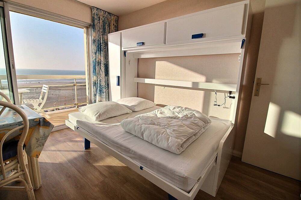 Apartamento entero, Goelands D4: Seafront studio, 2/4 persons, 4th floor in Hardelot Plage, Neufchâtel-Hardelot