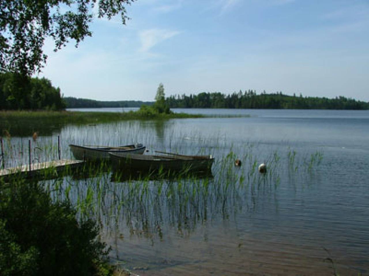 Kleines Feriendorf in Seenähe 40km von Astrid Lindgrens Welt in Kinda, Östergötland