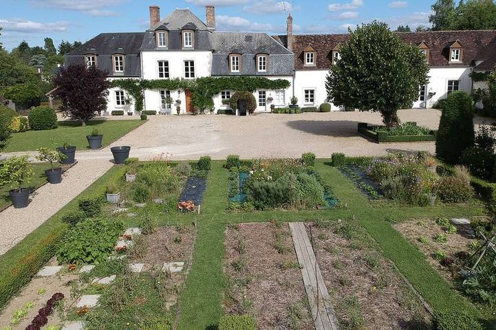 Location de vacances pour 10 personnes, avec terrasse et jardin à Paucourt