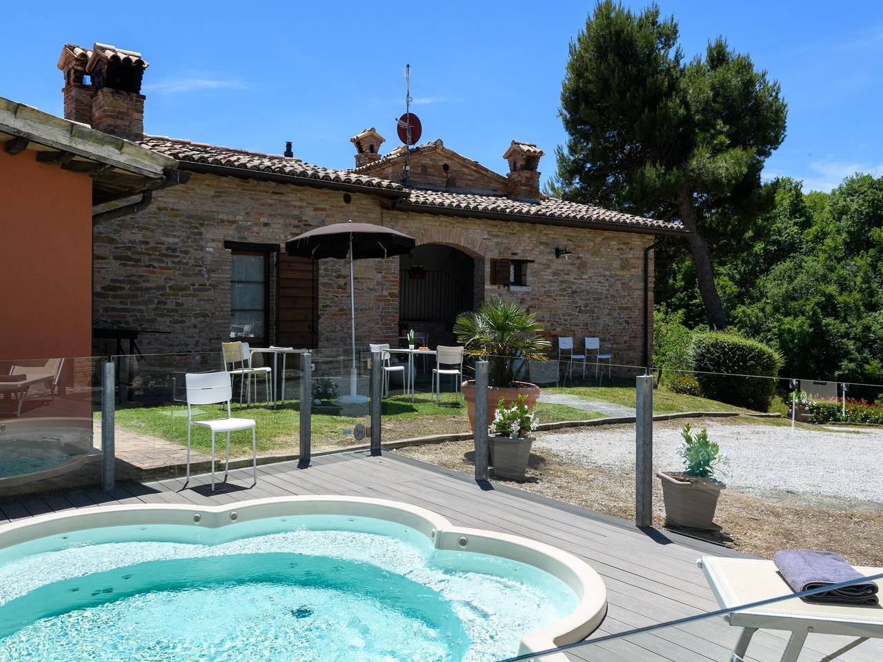 Chalet in Sant'Angelo mit Talblick in Sant'Angelo in Vado, Valle del Metauro