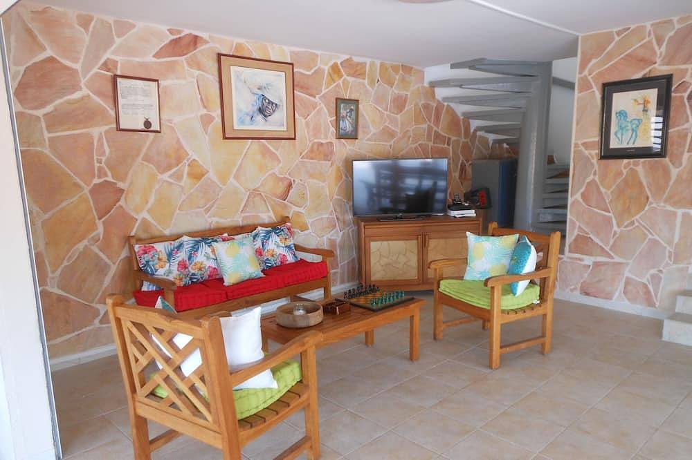 Villa Carline in a residence with private beach in Le Diamant, Martinique