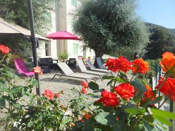 Location de vacances pour 6 personnes, avec jardin et vue à Farinole