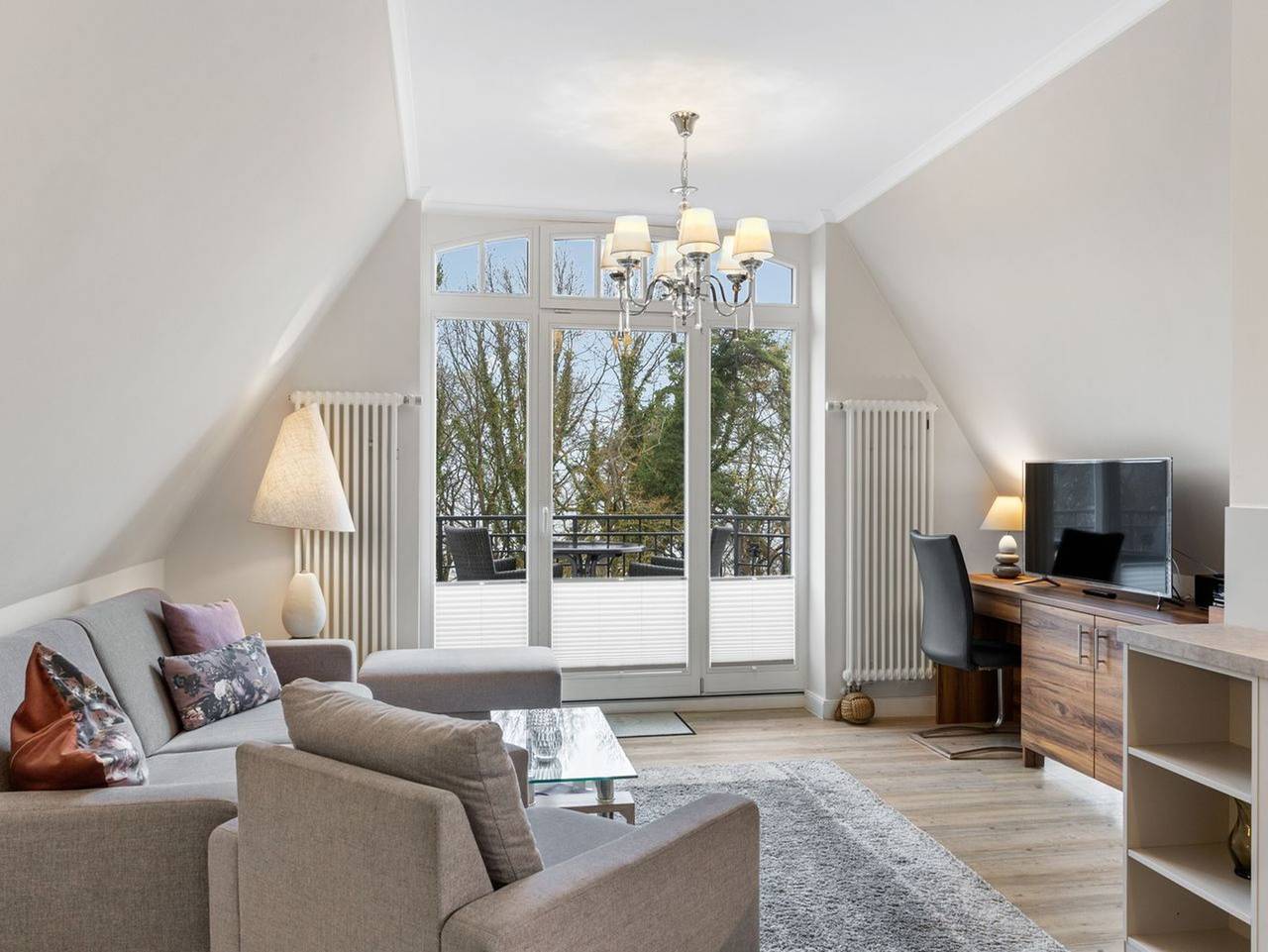 Ganze Ferienwohnung, Villa Löwenstein - Exklusives, hochwertiges Ferienapartment mit zwei Balkonen - nur 60 m zum Strand in Kühlungsborn Weststrand, Kühlungsborn
