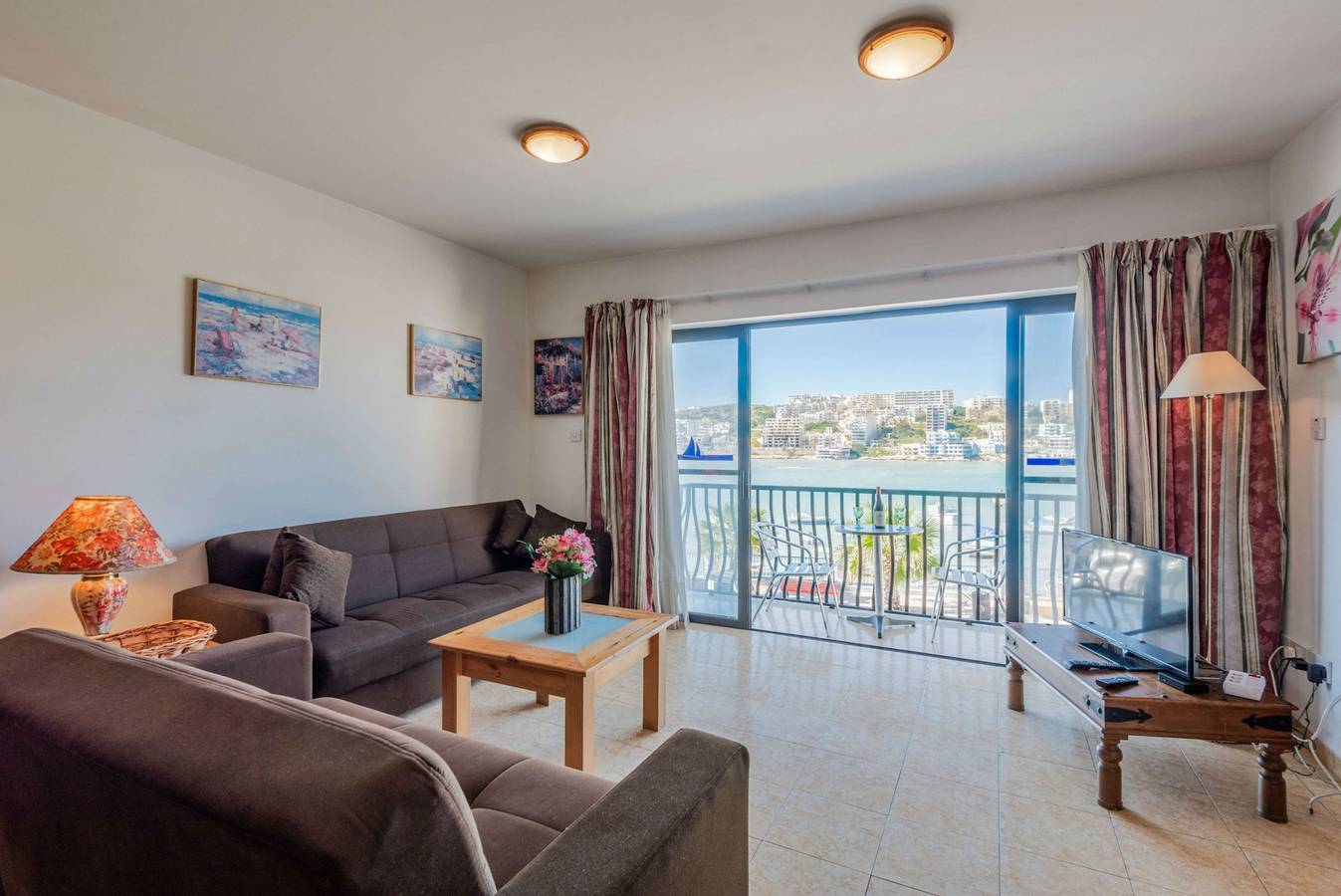 Hel lägenhet, Getawaysmalta - Harbour Lights Seafront 2-bedroom Apartment in St Paul's Bay in St. Paul's Bay, Malta (ö)